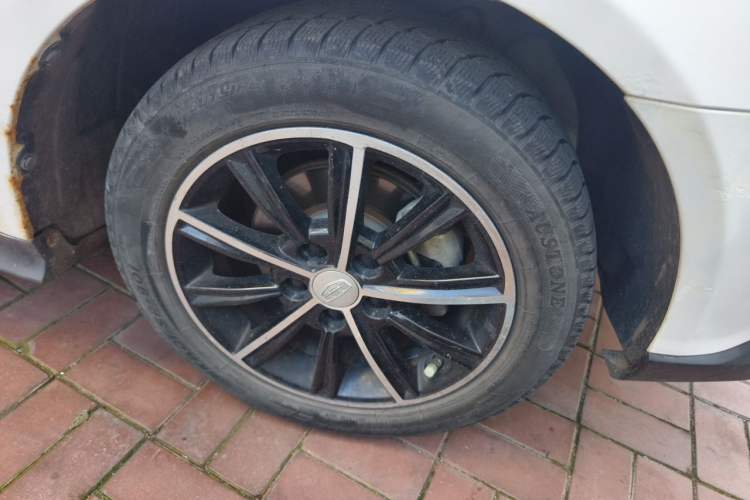 Used Geely Auto Emgrand 2017 Hatchback RS Million Edition 1.5L Manual Upward Version Right Front Wheel Hub