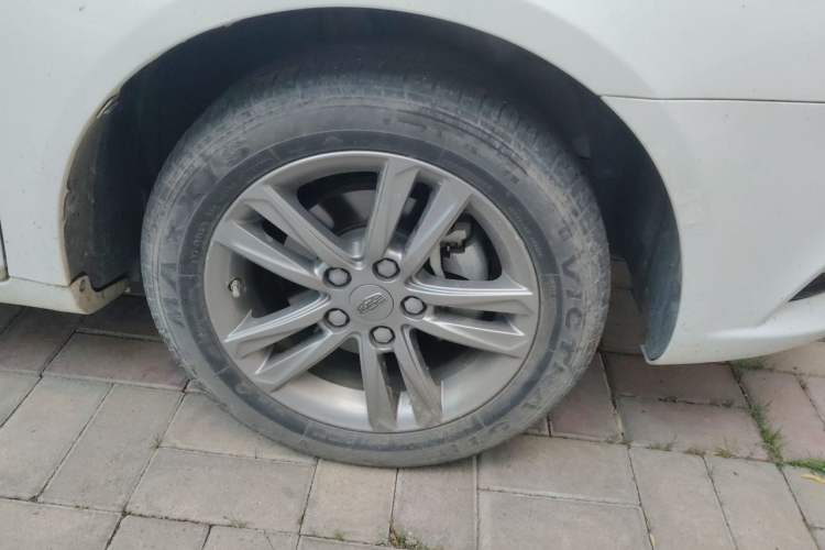 Used Geely Auto Emgrand 2017 Sedan Million Edition 1.5L CVT Upward Version Right Front Wheel Hub