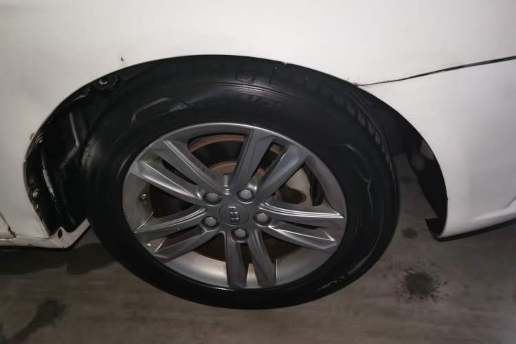 Used Geely Auto Emgrand 2017 Sedan Million Edition 1.5L CVT Upward Connectivity Version Right Front Wheel Hub