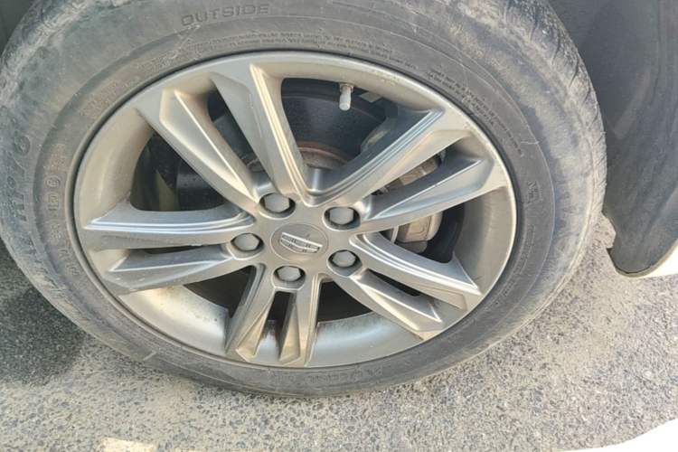 Used Geely Auto Emgrand 2017 Sedan Million Edition 1.5L Manual - Upward Version Right Front Wheel Hub