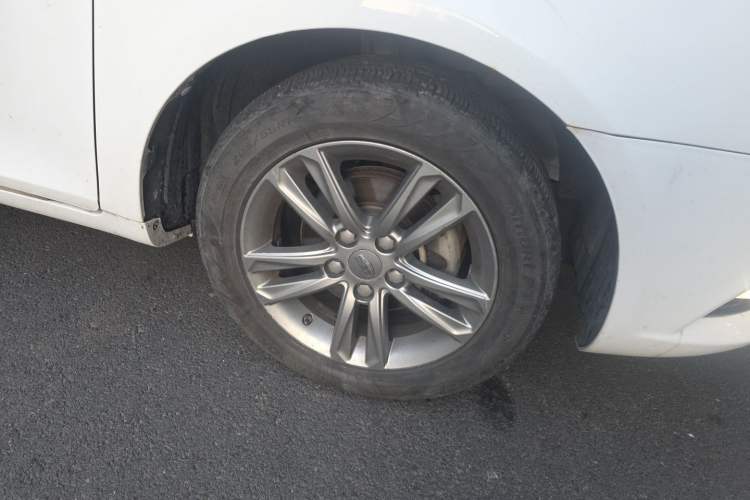 Used Geely Auto Emgrand 2017 Sedan Million Edition 1.5L CVT Upward Version Right Front Wheel Hub
