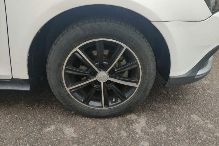 Used Geely Auto Emgrand 2017 Hatchback RS Million Edition 1.5L CVT Upward Version Right Front Wheel Hub