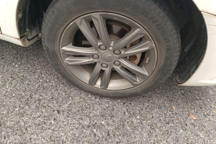 Used Geely Auto Emgrand 2017 Sedan Million Edition 1.5L CVT Upward Connectivity Version Right Front Wheel Hub