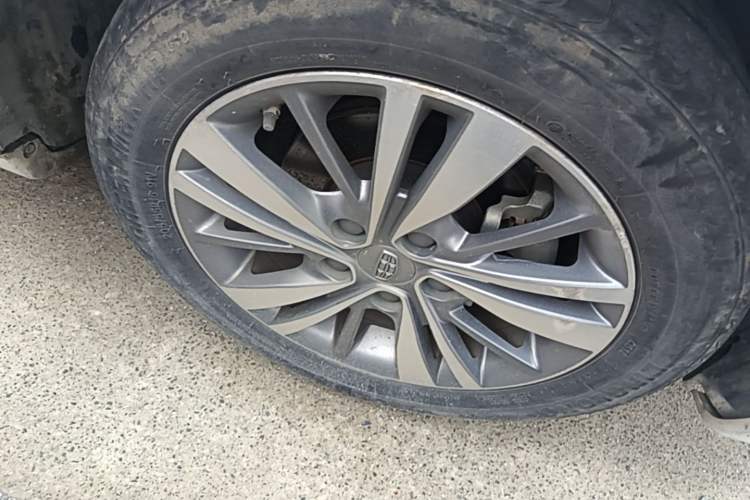Used Geely Auto Emgrand 2017 Sedan Million Edition 1.5L Manual - Upward Version Right Front Wheel Hub