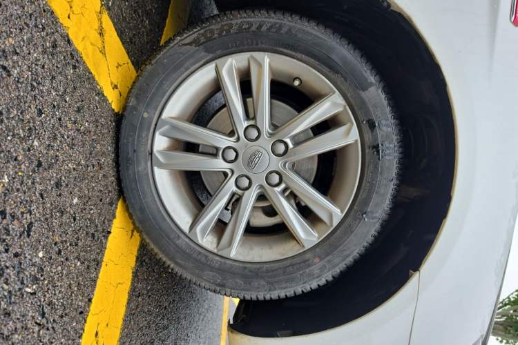 Used Geely Auto Emgrand 2017 Sedan Million Edition 1.5L Manual - Upward Version Right Front Wheel Hub