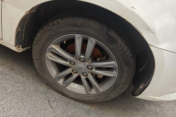 Used Geely Auto Emgrand 2017 Sedan Million Edition 1.5L CVT Upward Version Right Front Wheel Hub