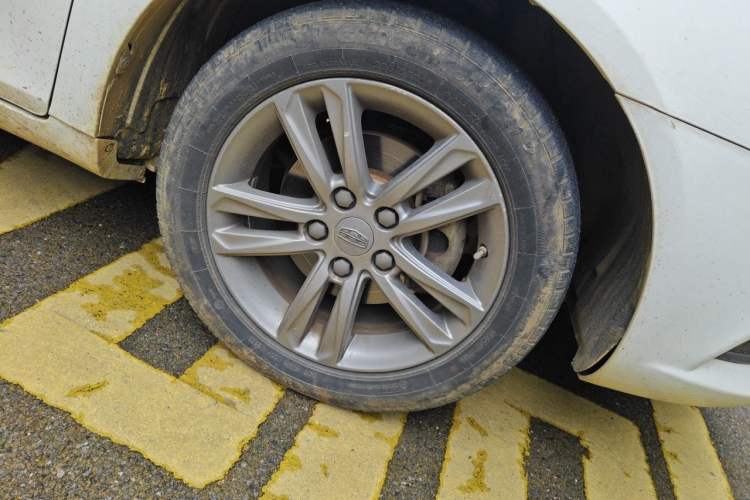 Used Geely Auto Emgrand 2017 Sedan Million Edition 1.5L Manual - Upward Version Right Front Wheel Hub