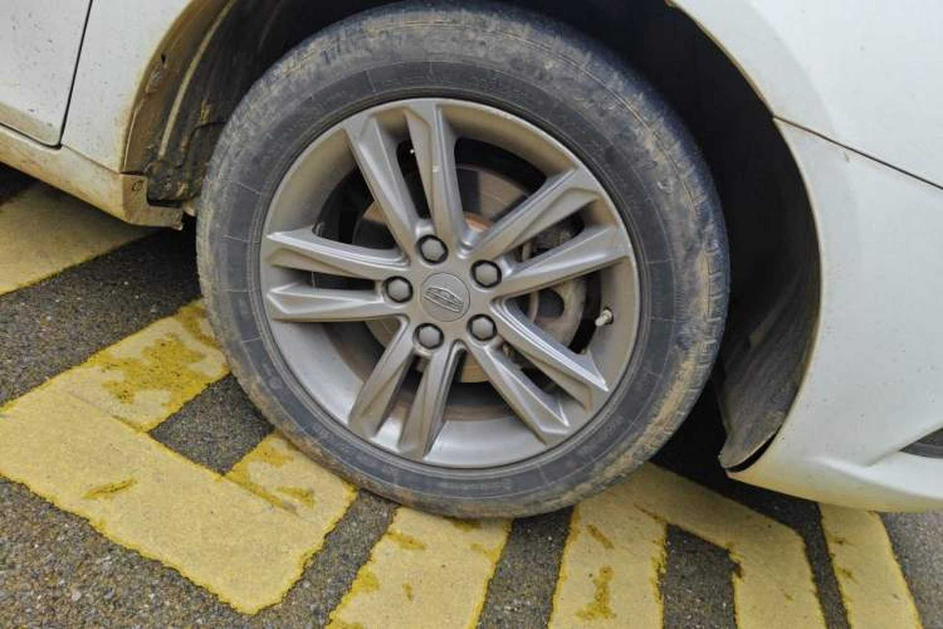 Used Geely Auto Emgrand 2017 Sedan Million Edition 1.5L Manual - Upward Version Right Front Wheel Hub