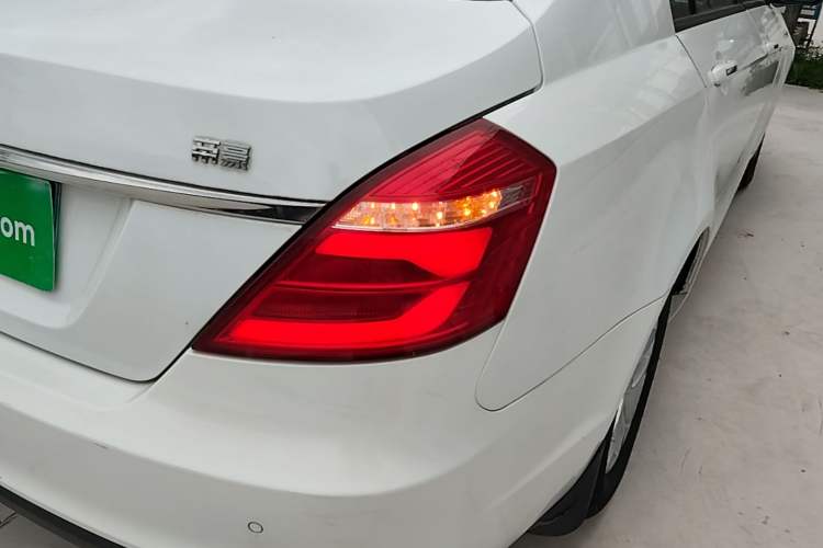 Used Geely Auto Emgrand 2017 Sedan Million Edition 1.5L Manual Luxury Model Right Rear Taillight