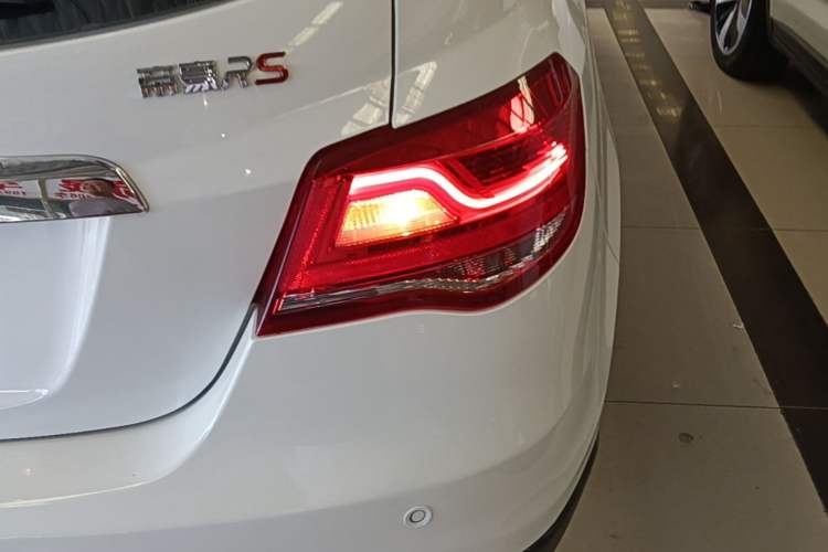Used Geely Auto Emgrand 2017 Hatchback RS Million Edition 1.5L CVT Upward Version Right Rear Taillight