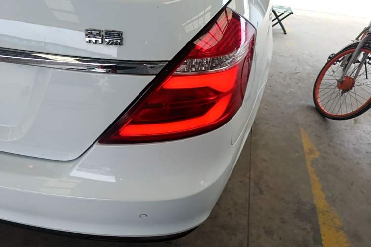 Used Geely Auto Emgrand 2017 Sedan Million Edition 1.5L Manual - Upward Version Right Rear Taillight