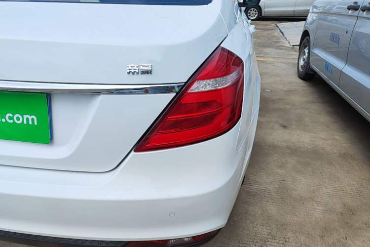 Used Geely Auto Emgrand 2017 Sedan Million Edition 1.5L CVT Luxury Model Right Rear Taillight