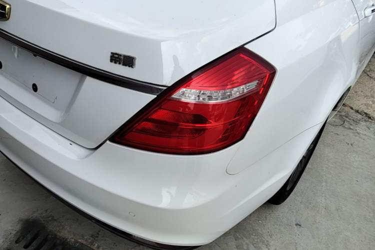 Used Geely Auto Emgrand 2017 Sedan Million Edition 1.5L CVT Upward Version Right Rear Taillight