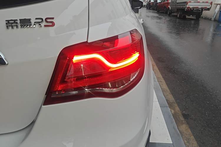 Used Geely Auto Emgrand 2017 Hatchback RS Million Edition 1.5L CVT Upward Version Right Rear Taillight
