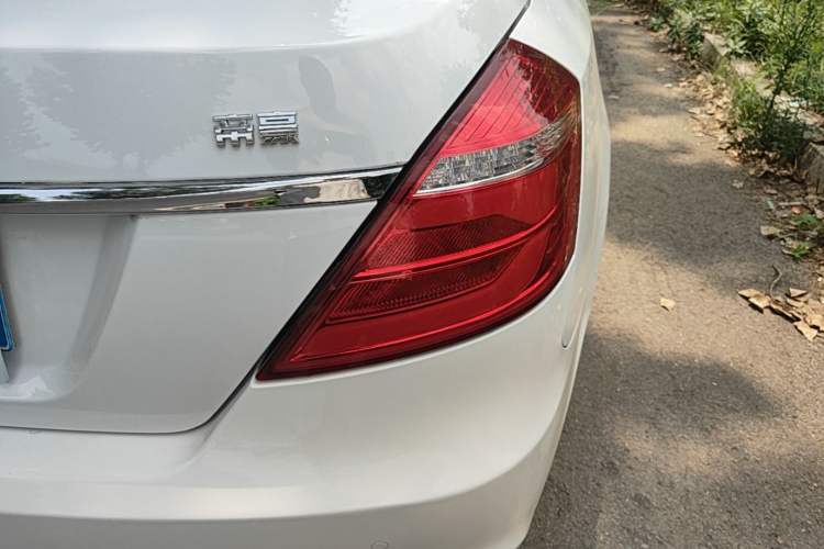 Used Geely Auto Emgrand 2017 Sedan Million Edition 1.5L CVT Upward Version Right Rear Taillight