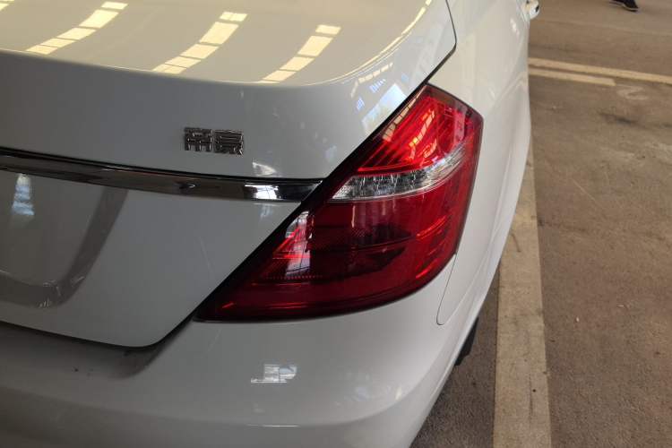 Used Geely Auto Emgrand 2017 Sedan Million Edition 1.5L CVT Upward Version Right Rear Taillight