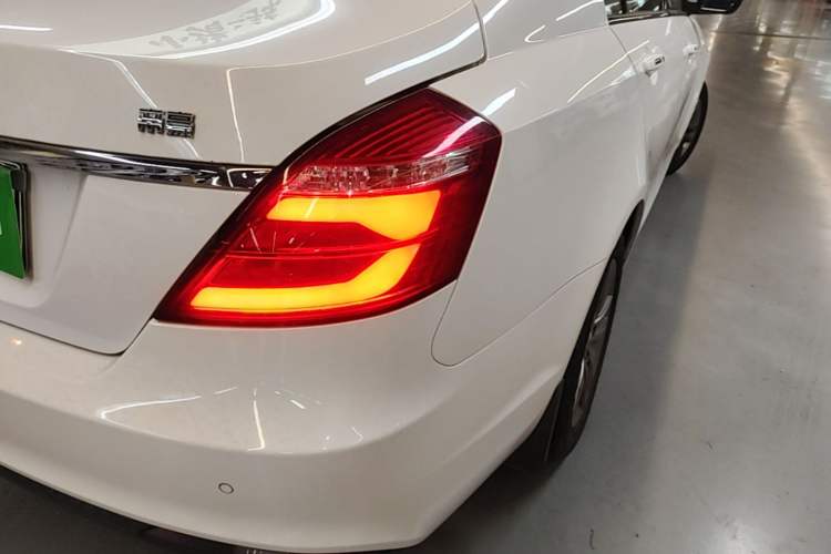Used Geely Auto Emgrand 2017 Sedan Million Edition 1.5L Manual Upward Connect Version Right Rear Taillight