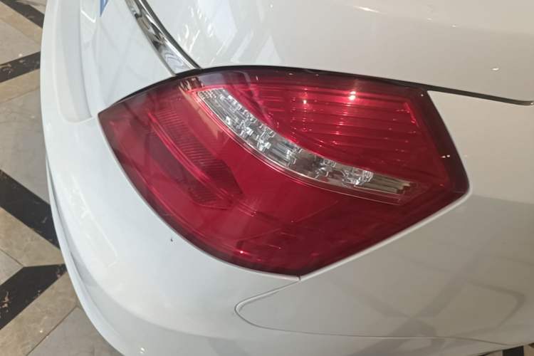 Used Geely Auto Emgrand 2017 Sedan Million Edition 1.5L CVT Upward Version Right Rear Taillight