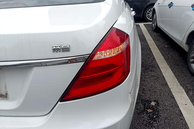 Used Geely Auto Emgrand 2017 Sedan Million Edition 1.5L Manual - Upward Version Right Rear Taillight