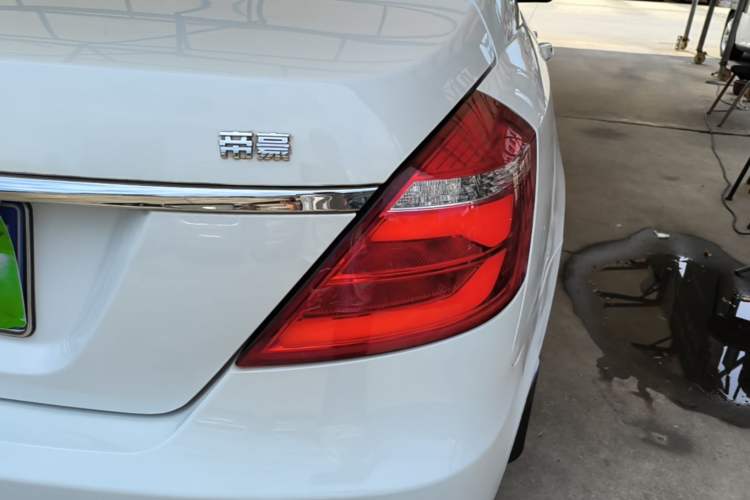 Used Geely Auto Emgrand 2017 Sedan Million Edition 1.5L Manual - Upward Version Right Rear Taillight