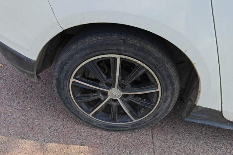 Used Geely Auto Emgrand 2017 Hatchback RS Million Edition 1.5L CVT Upward Version Right Rear Wheel Hub