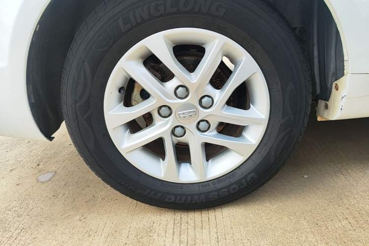 Used Geely Auto Emgrand 2017 Sedan Million Edition 1.5L CVT Luxury Model Right Rear Wheel Hub
