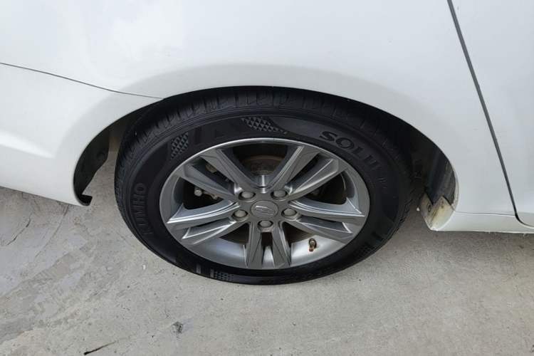 Used Geely Auto Emgrand 2017 Sedan Million Edition 1.5L CVT Upward Version Right Rear Wheel Hub