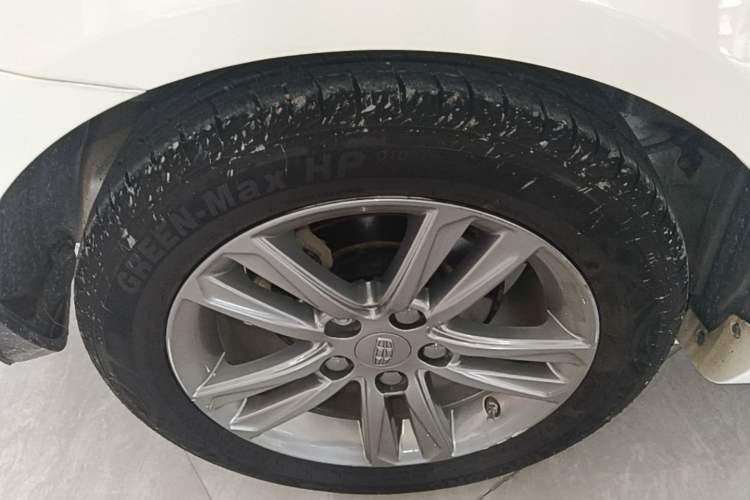 Used Geely Auto Emgrand 2017 Sedan Million Edition 1.5L CVT Upward Connectivity Version Right Rear Wheel Hub