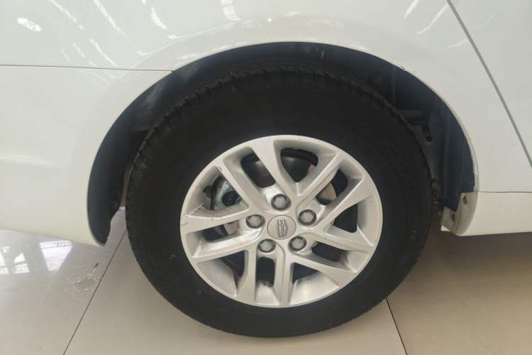 Used Geely Auto Emgrand 2017 Sedan Million Edition 1.5L Manual Luxury Model Right Rear Wheel Hub