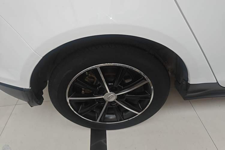 Used Geely Auto Emgrand 2017 Hatchback RS Million Edition 1.5L CVT Upward Version Right Rear Wheel Hub