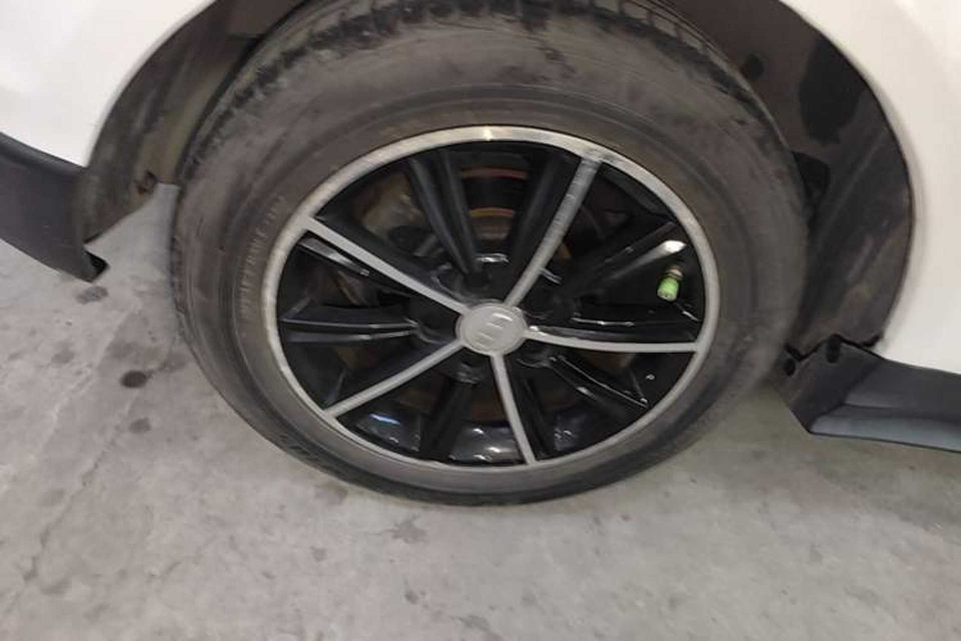 Used Geely Auto Emgrand 2017 Hatchback RS Million Edition 1.5L CVT Upward Version Right Rear Wheel Hub