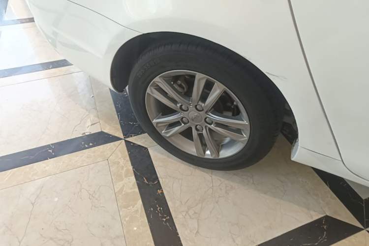 Used Geely Auto Emgrand 2017 Sedan Million Edition 1.5L CVT Upward Version Right Rear Wheel Hub