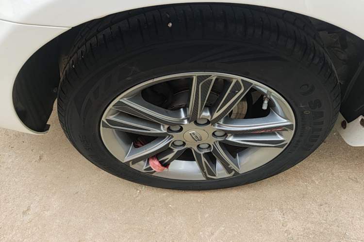 Used Geely Auto Emgrand 2017 Sedan Million Edition 1.5L Manual - Upward Version Right Rear Wheel Hub