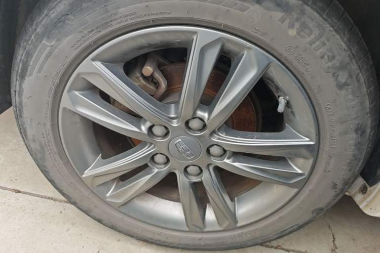 Used Geely Auto Emgrand 2017 Sedan Million Edition 1.5L CVT Upward Version Right Rear Wheel Hub
