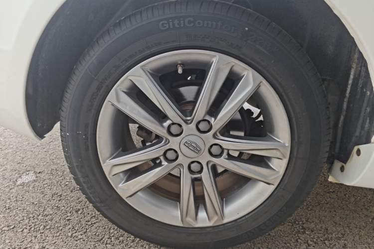 Used Geely Auto Emgrand 2017 Sedan Million Edition 1.5L Manual - Upward Version Right Rear Wheel Hub