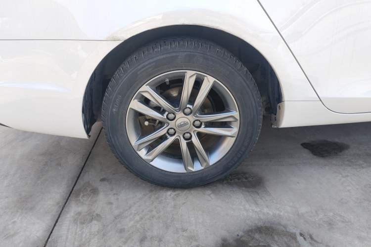 Used Geely Auto Emgrand 2017 Sedan Million Edition 1.5L CVT Upward Connectivity Version Right Rear Wheel Hub
