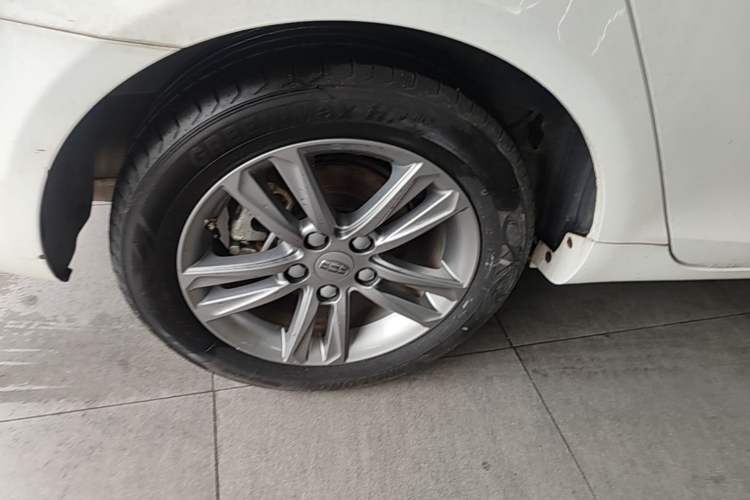 Used Geely Auto Emgrand 2017 Sedan Million Edition 1.5L CVT Upward Version Right Rear Wheel Hub