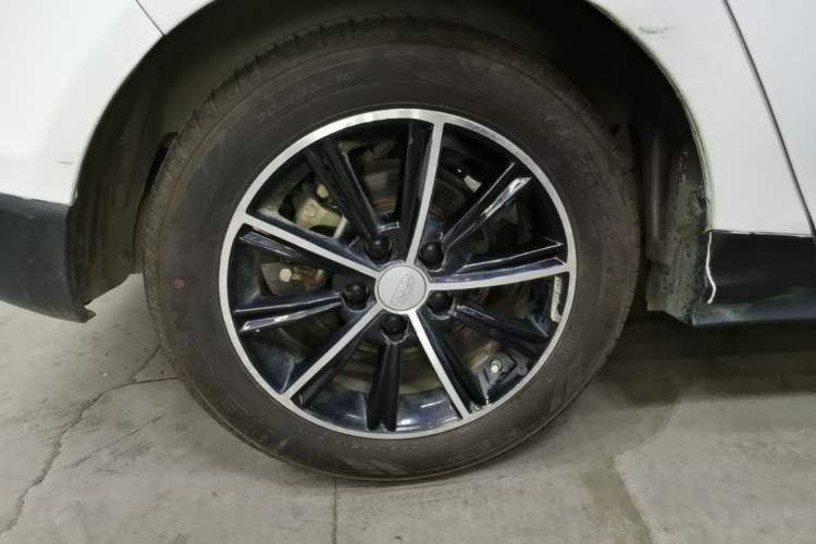 Used Geely Auto Emgrand 2017 Hatchback RS Million Edition 1.5L CVT Upward Version Right Rear Wheel Hub