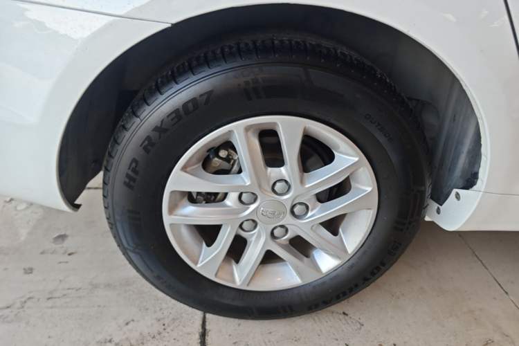 Used Geely Auto Emgrand 2017 Sedan Million Edition 1.5L Manual Luxury Model Right Rear Wheel Hub