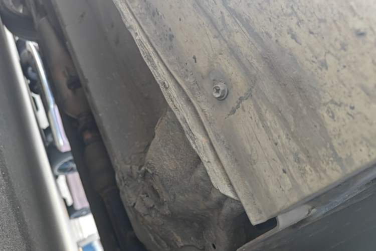 Used Geely Auto Emgrand 2017 Sedan Million Edition 1.5L Manual Upward Connect Version Right Side Sill