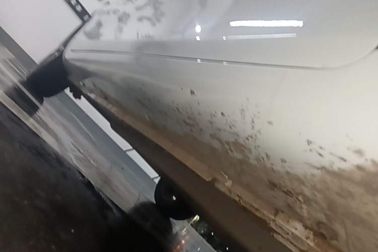 Used Geely Auto Emgrand 2017 Sedan Million Edition 1.5L CVT Upward Version Right Side Sill