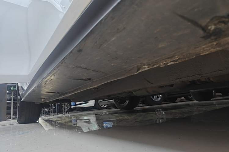 Used Geely Auto Emgrand 2017 Hatchback RS Million Edition 1.5L CVT Upward Version Right Side Sill