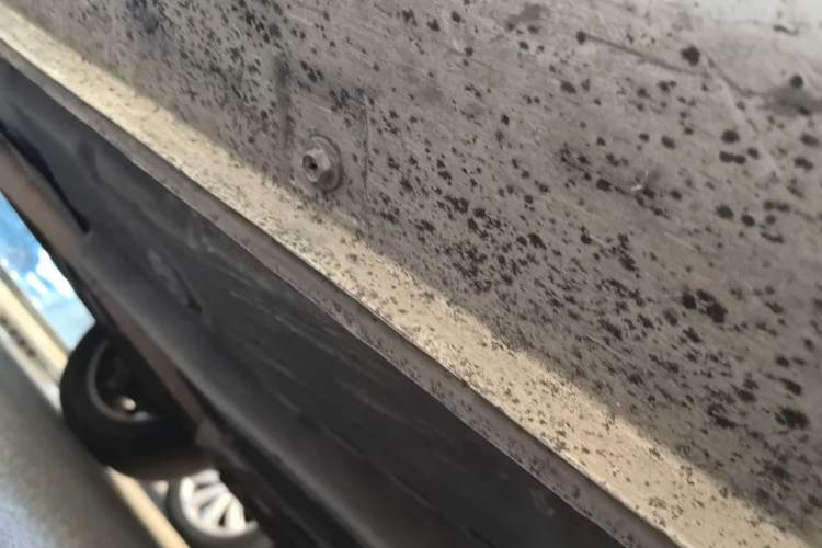 Used Geely Auto Emgrand 2017 Sedan Million Edition 1.5L CVT Upward Version Right Side Sill