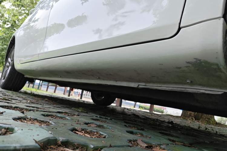 Used Geely Auto Emgrand 2017 Sedan Million Edition 1.5L CVT Upward Version Right Side Sill