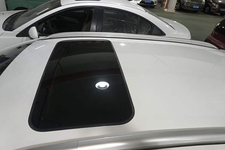 Used Geely Auto Emgrand 2017 Hatchback RS Million Edition 1.5L Manual Upward Version Roof