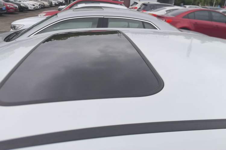 Used Geely Auto Emgrand 2017 Sedan Million Edition 1.5L Manual - Upward Version Roof