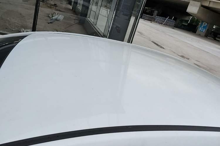 Used Geely Auto Emgrand 2017 Sedan Million Edition 1.5L Manual Luxury Model Roof