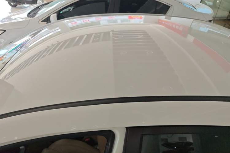 Used Geely Auto Emgrand 2017 Sedan Million Edition 1.5L Manual Luxury Model Roof