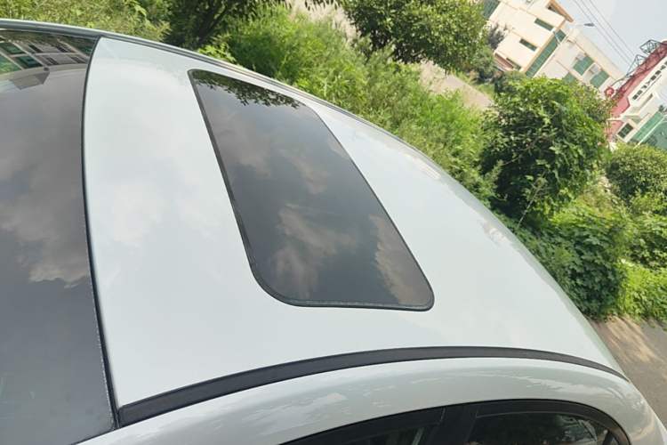 Used Geely Auto Emgrand 2017 Sedan Million Edition 1.5L CVT Upward Version Roof