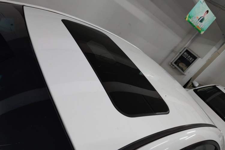Used Geely Auto Emgrand 2017 Sedan Million Edition 1.5L Manual - Upward Version Roof